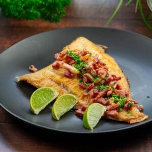 Appetitlich angerichtete Maischolle